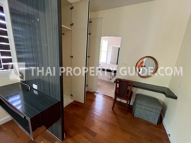 House with Shared Pool in Bangnatrad 
